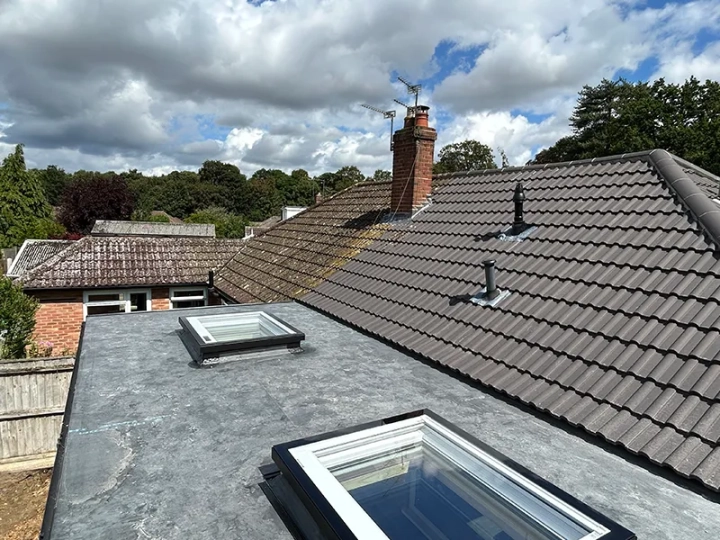 Flat roofing installation